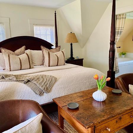 Ashley Manor Bed and Breakfast Barnstable Exteriör bild