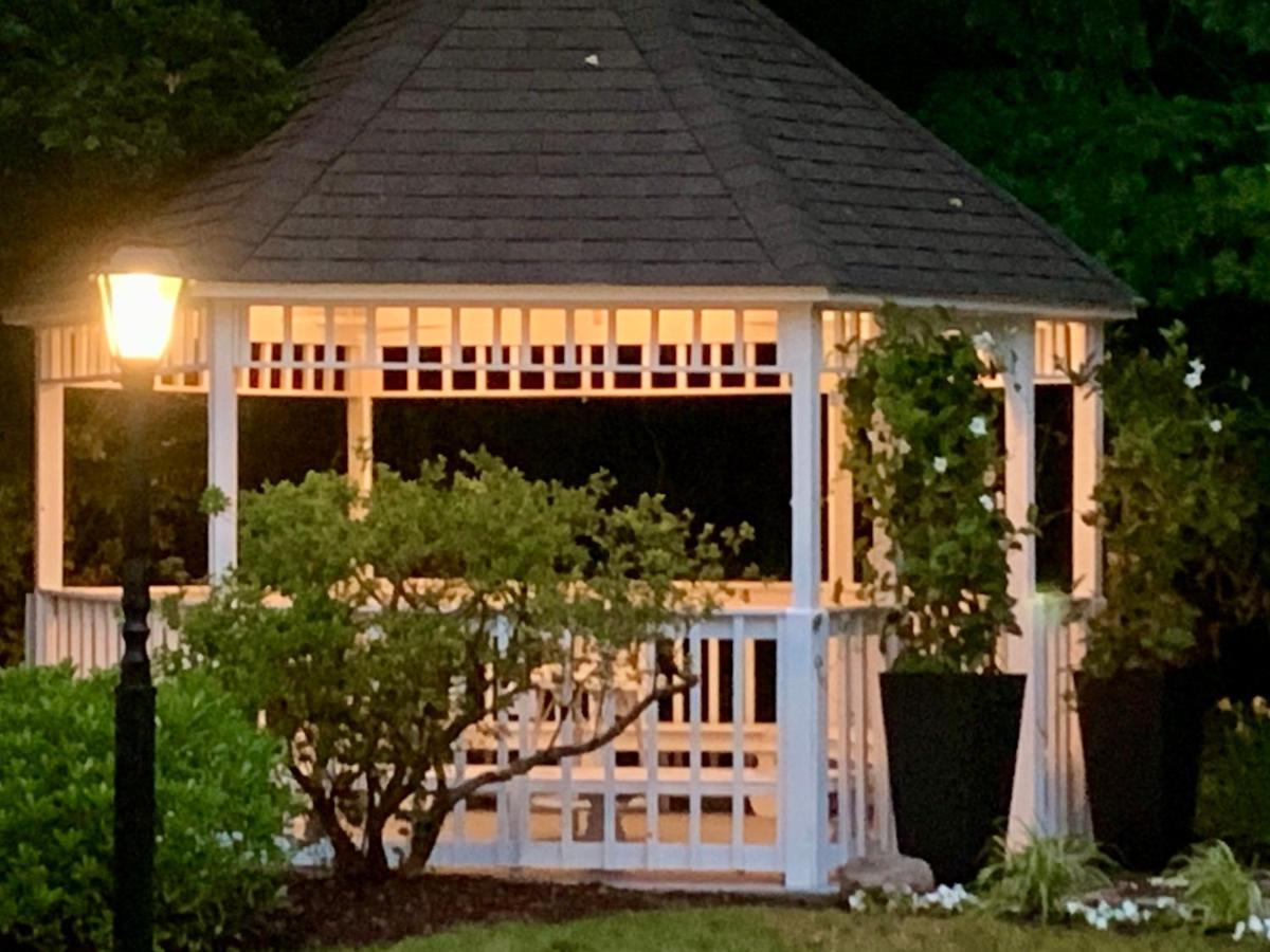 Ashley Manor Bed and Breakfast Barnstable Exteriör bild