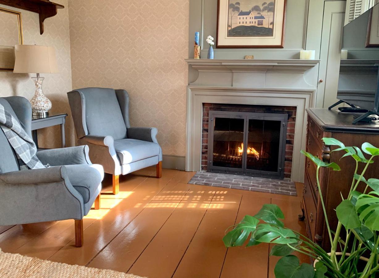 Ashley Manor Bed and Breakfast Barnstable Exteriör bild