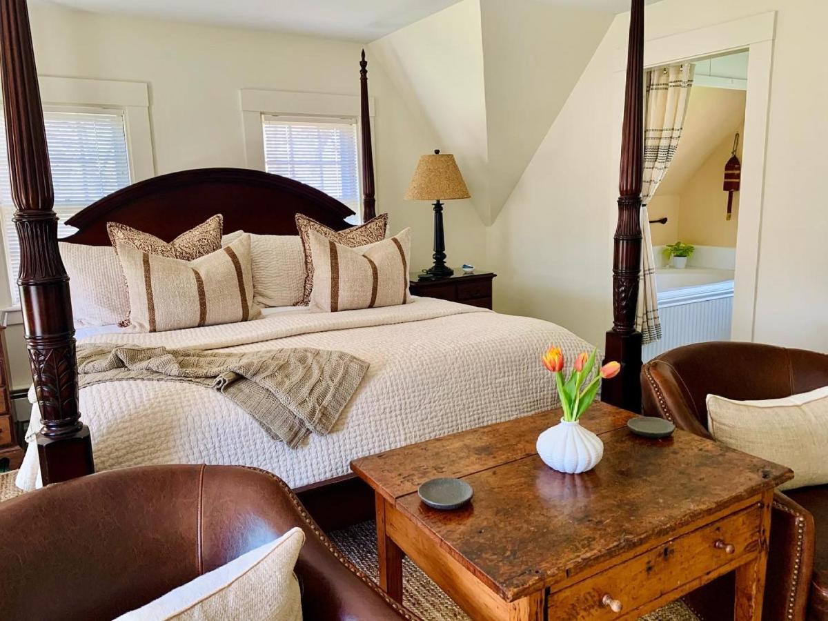 Ashley Manor Bed and Breakfast Barnstable Exteriör bild