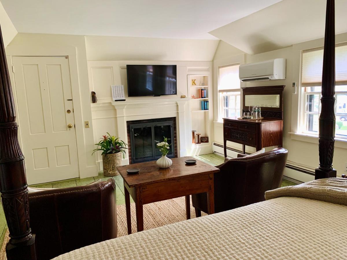 Ashley Manor Bed and Breakfast Barnstable Exteriör bild