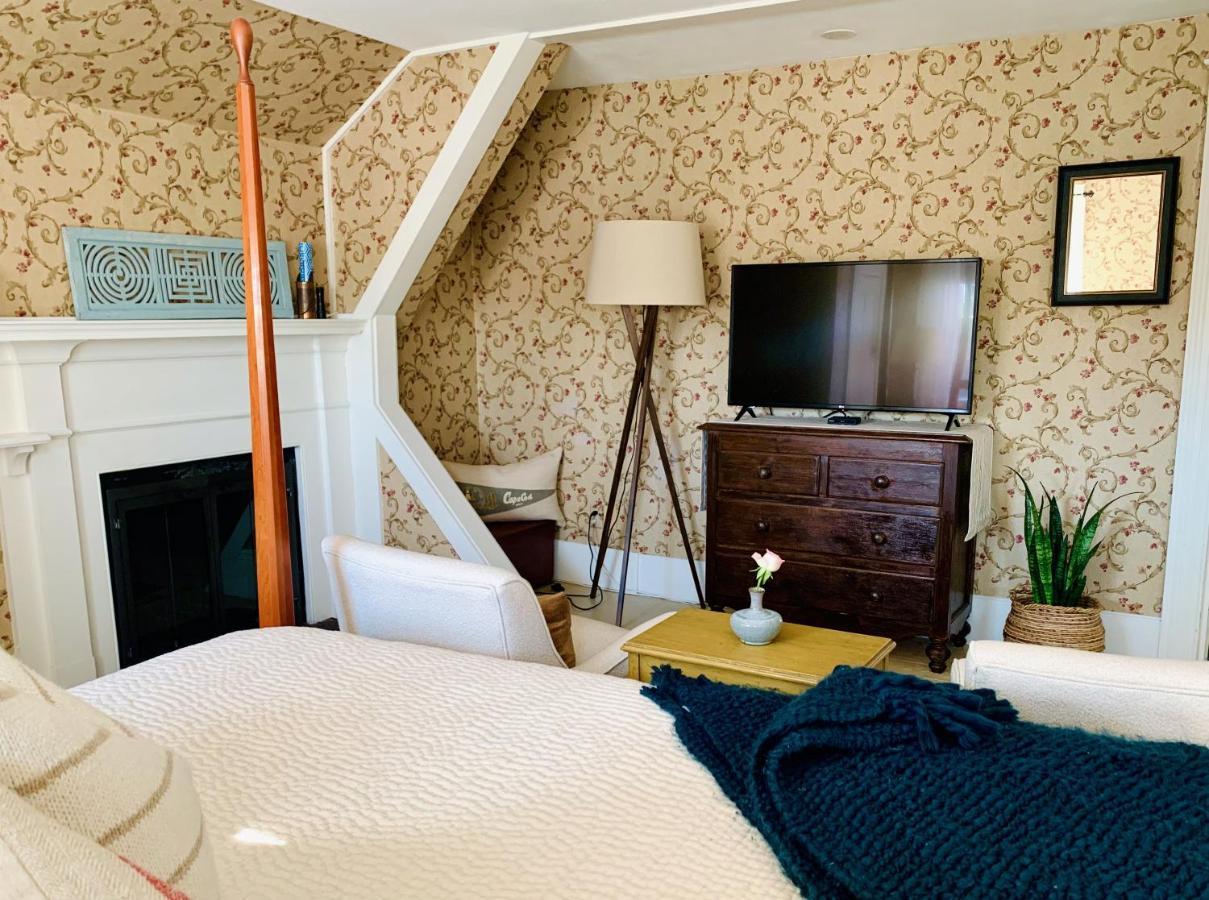 Ashley Manor Bed and Breakfast Barnstable Exteriör bild