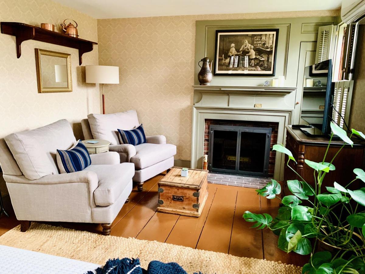Ashley Manor Bed and Breakfast Barnstable Exteriör bild